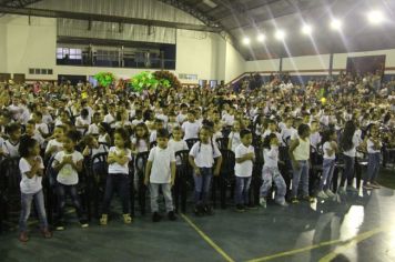 Alunos do infantil 5 da rede municipal se formam em Mandaguaçu 