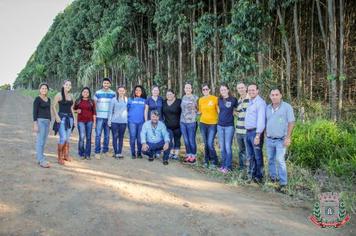 Estudantes de agronomia dos EUA visitam propriedades rurais em Mandaguaçu