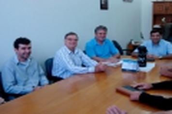Departamento de Indústria, Comércio e Turismo realiza reunião no gabinete municipal