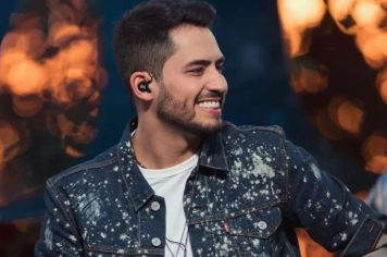 Matheus Vargas mostra talento no palco dos 73 anos de Mandaguaçu