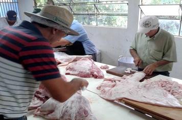 Preparação para 6ª Festa Nacional do Porco na Lata