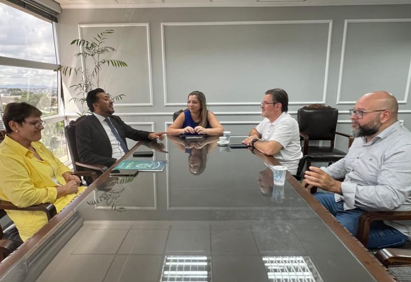 Prefeito cumpre agenda em Curitiba em busca de recursos e parcerias
