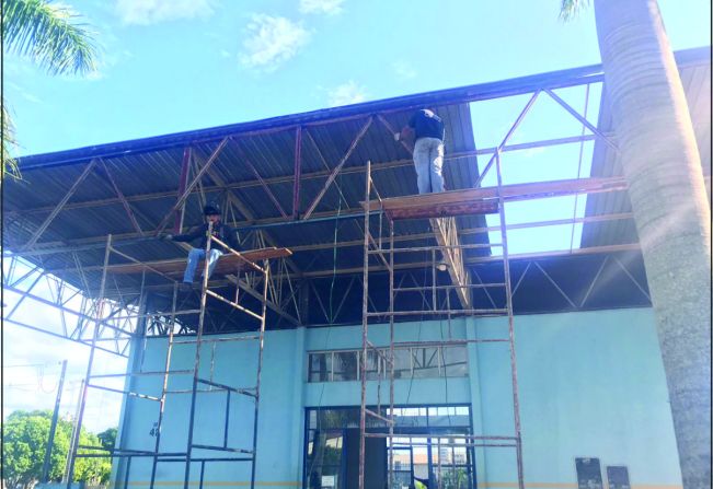 Prefeitura reforma telhado da rodoviária da Vila Guadiana