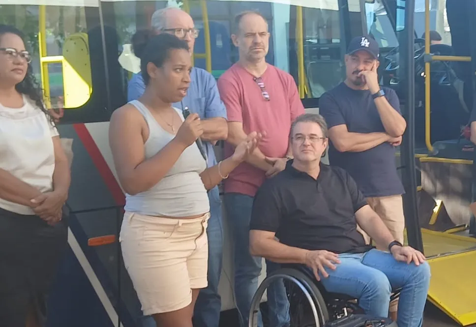 Recursos do IPTU viabilizam aquisição de ônibus e micro-ônibus