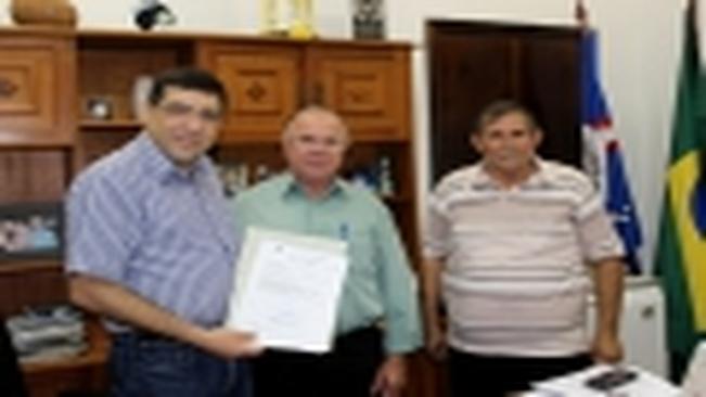 Prefeitura de Mandaguaçu recebe verba para asfaltamento de ruas da Vila Guadiana