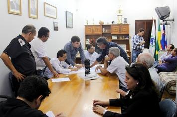 Nesta manhã (9), o prefeito de Mandagua&cce