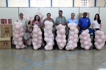 Departamento de Assistência Social realiza entrega de brinquedos para representantes de bairros