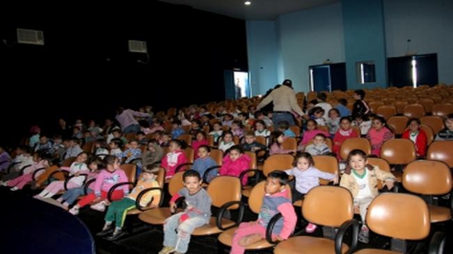 C.M.E.I Menino Jesus e Natalina Bernardes Bacchi - BiblioSESC