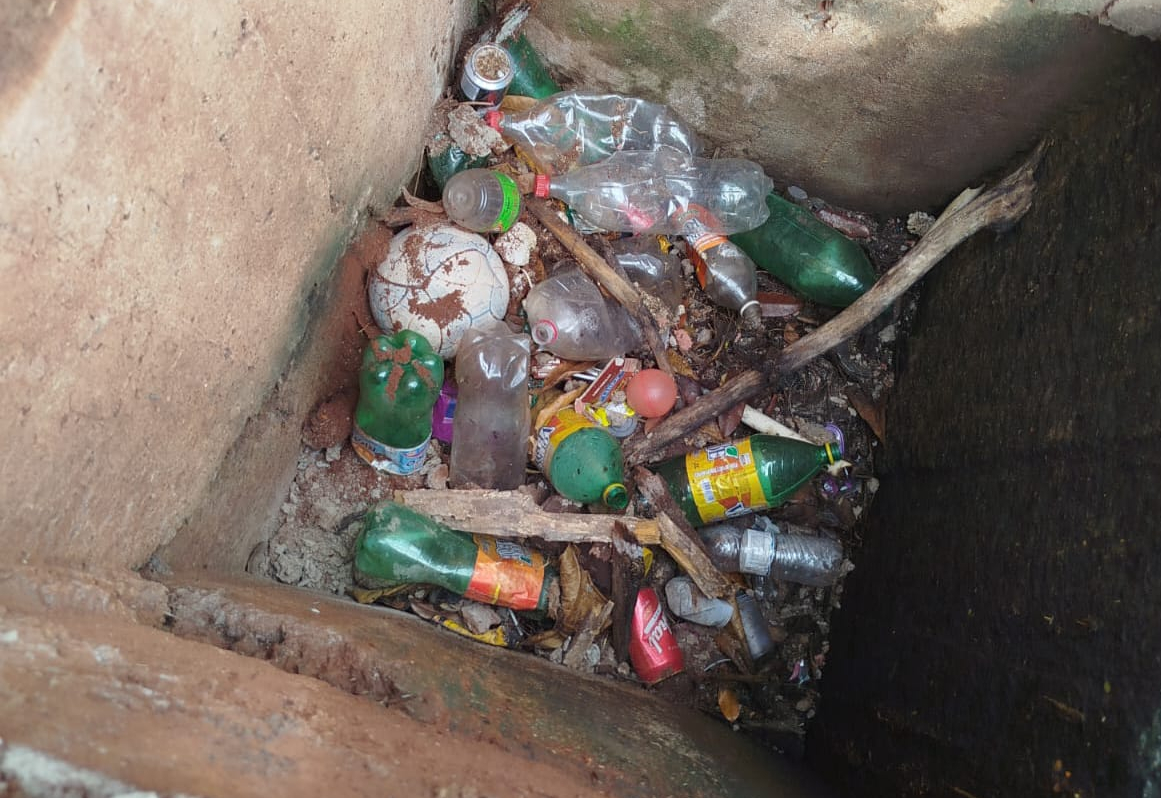 Limpeza de bueiros revela preocupação com descarte irregular de lixo