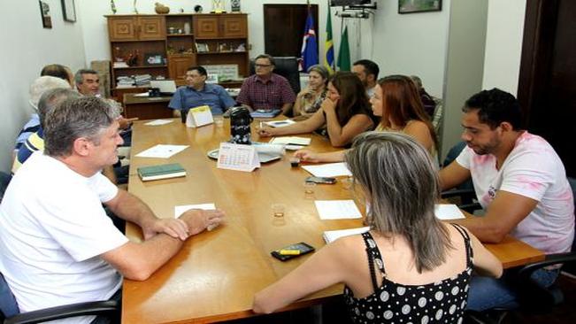 Prefeito, vice-prefeito e diretores dos departamentos participam da reunião do Comitê Intersetorial de Combate à Dengue
