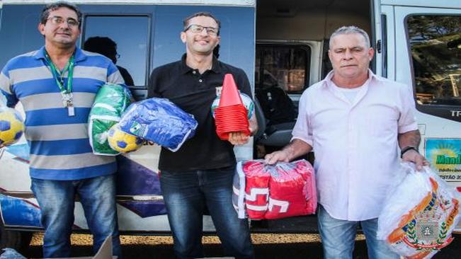 Mandaguaçu recebe materiais esportivos do Governo Estadual