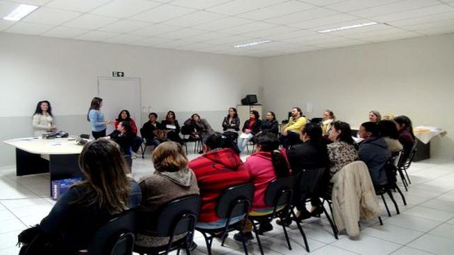 Departamento de Educação e Cultura apresenta aos professores o trabalho desenvolvido no Centro Integrado de Atendimento Especializado da Rede Municipal de Ensino